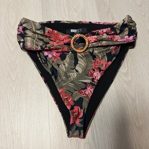 BEACH RIOT BUCKLE FLORAL SWIM BOTTOM NWT sz L